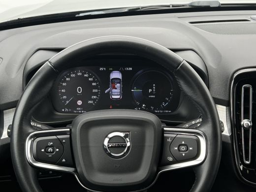 Volvo  XC40 1.5 T4 Recharge R-Design | Trekhaak | Navi | LED | Carplay ActivLease financial lease