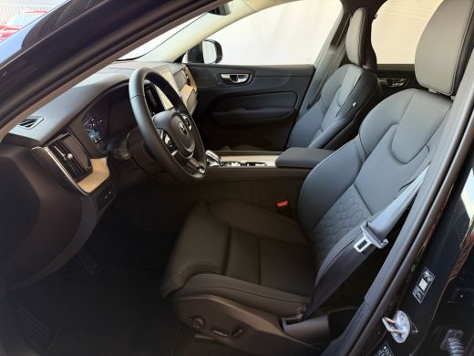 Volvo  XC60 2.0 T8 455PK AWD PLUS DARK NIEUWE AUTO HARMAN KARDON 360.CAM STOEL/STUUR VERW LEER ActivLease financial lease