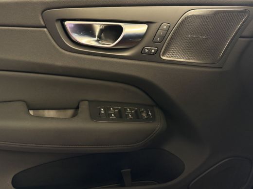 Volvo  XC60 2.0 T8 455PK AWD PLUS DARK NIEUWE AUTO HARMAN KARDON 360.CAM STOEL/STUUR VERW LEER ActivLease financial lease