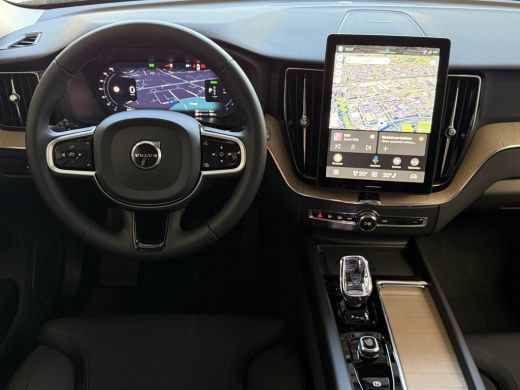 Volvo  XC60 2.0 T8 455PK AWD PLUS DARK NIEUWE AUTO HARMAN KARDON 360.CAM STOEL/STUUR VERW LEER ActivLease financial lease