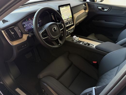 Volvo  XC60 2.0 T8 455PK AWD PLUS DARK NIEUWE AUTO HARMAN KARDON 360.CAM STOEL/STUUR VERW LEER ActivLease financial lease