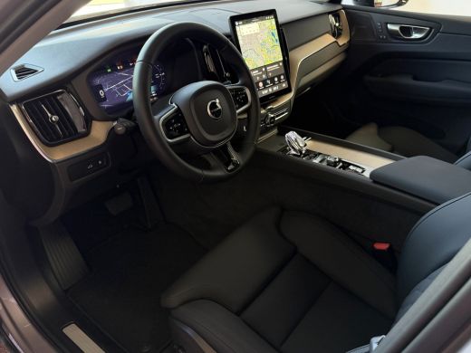 Volvo  XC60 2.0 T8 455PK AWD PLUS DARK NIEUWE AUTO HARMAN KARDON 360.CAM STOEL/STUUR VERW LEER ActivLease financial lease