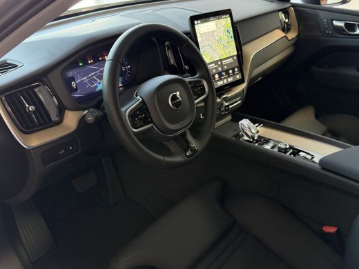 Volvo  XC60 2.0 T8 455PK AWD PLUS DARK NIEUWE AUTO HARMAN KARDON 360.CAM STOEL/STUUR VERW LEER ActivLease financial lease