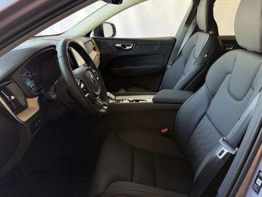 Volvo  XC60 2.0 T8 455PK AWD PLUS DARK NIEUWE AUTO HARMAN KARDON 360.CAM STOEL/STUUR VERW LEER ActivLease financial lease
