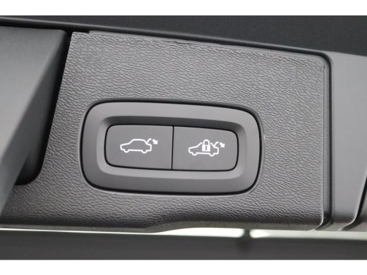 Volvo  XC60 T8 Plug-in hybrid AWD Ultra Dark Exec. Ed. | Bowers&Wilkins | Snel Rijden | Luchtvering | Massage... ActivLease financial lease