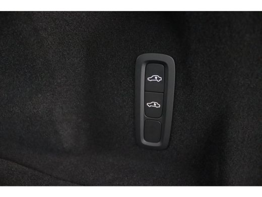 Volvo  XC60 T8 Plug-in hybrid AWD Ultra Dark Exec. Ed. | Bowers&Wilkins | Snel Rijden | Luchtvering | Massage... ActivLease financial lease