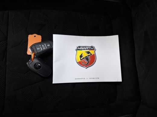 Abarth 600e Scorpionissima 54 kWh 280pk Tot 8 Jaar Garantie! | Torson Sperdifferentieel | Sabelt Stoelen | St... ActivLease financial lease