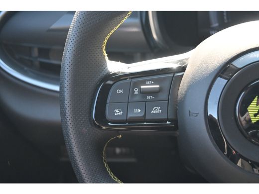 Abarth 600e Scorpionissima 54 kWh 240pk Tot 8 Jaar Garantie! | Torson Sperdifferentieel | Sabelt Stoelen | Al... ActivLease financial lease