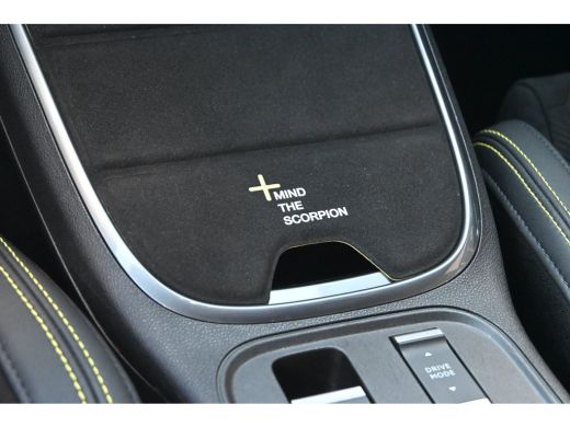 Abarth 600e Scorpionissima 54 kWh 240pk Tot 8 Jaar Garantie! | Torson Sperdifferentieel | Sabelt Stoelen | Al... ActivLease financial lease