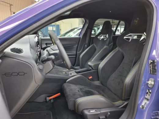 Abarth 600e Scorpionissima 54 kWh 280pk Tot 8 Jaar Garantie! | Torson Sperdifferentieel | Sabelt Stoelen | St... ActivLease financial lease