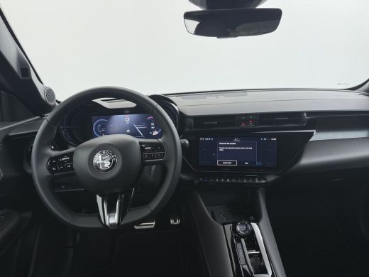 Alfa Romeo Junior Ibrida Automaat ActivLease financial lease