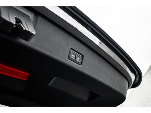 Audi Q4 e-tron Quattro Performance 82 kWh / 340 pk S edition | 3-zone airconditioning | Achterklep, automatisch ... ActivLease financial lease