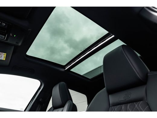 Audi Q4 e-tron Quattro Performance 82 kWh / 340 pk S edition | 3-zone airconditioning | Achterklep, automatisch ... ActivLease financial lease