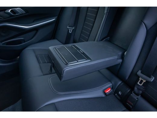 BMW 3 Serie 330e Business Edition Plus | 360 camera | Leder | Cruise control adaptief | Apple Carplay/Android... ActivLease financial lease