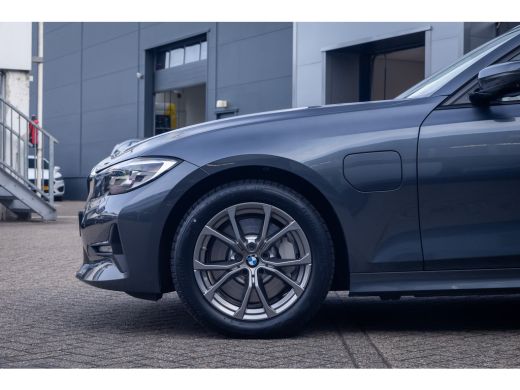 BMW 3 Serie 330e Business Edition Plus | 360 camera | Leder | Cruise control adaptief | Apple Carplay/Android... ActivLease financial lease