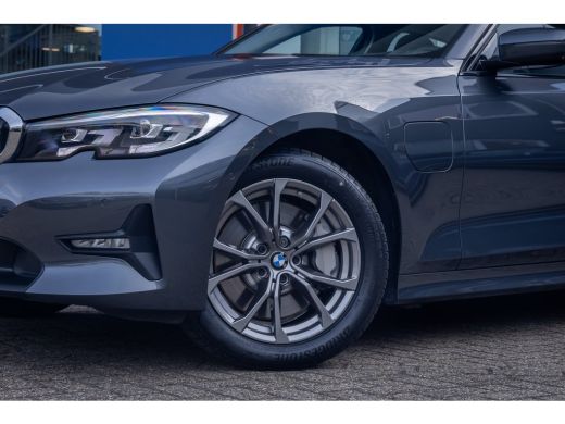 BMW 3 Serie 330e Business Edition Plus | 360 camera | Leder | Cruise control adaptief | Apple Carplay/Android... ActivLease financial lease