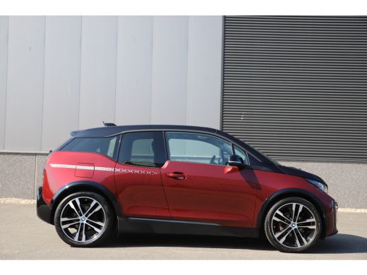 BMW i3 *Unique Forever*120Ah 42 kWh/H-Kardon/Sunroof/2xAdaptive/W-pomp/3-fase/20" ActivLease financial lease