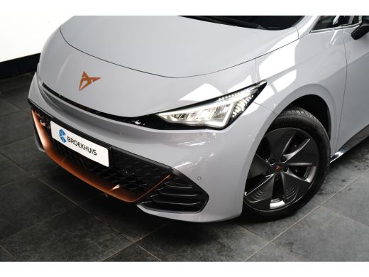 CUPRA Born Essential 62 kWh 204PK | Achteruitrijcamera | Dode hoek detectie | Navigatie & Apple Carplay | St... ActivLease financial lease