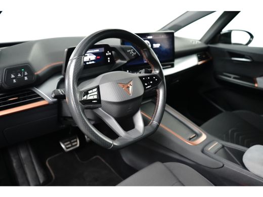 CUPRA Born Essential 62 kWh 204PK | Achteruitrijcamera | Dode hoek detectie | Navigatie & Apple Carplay | St... ActivLease financial lease