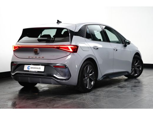 CUPRA Born Essential 62 kWh 204PK | Achteruitrijcamera | Dode hoek detectie | Navigatie & Apple Carplay | St... ActivLease financial lease