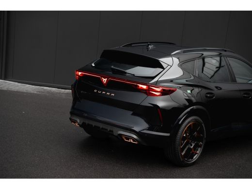 CUPRA Formentor 1.5 TSI e-Hybrid 272pk VZ Performance | Panoramadak | Trekhaak | Leder | 360 Camera | Sennheiser ActivLease financial lease