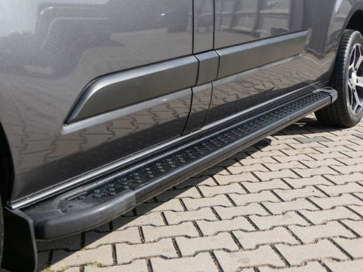 Ford Transit Custom 320 2.0 TDCI L2H1 Trend Sport DC Automaat | Dubbele Cabine | 5-Persoons | Navigatie | Trekhaak | ... ActivLease financial lease
