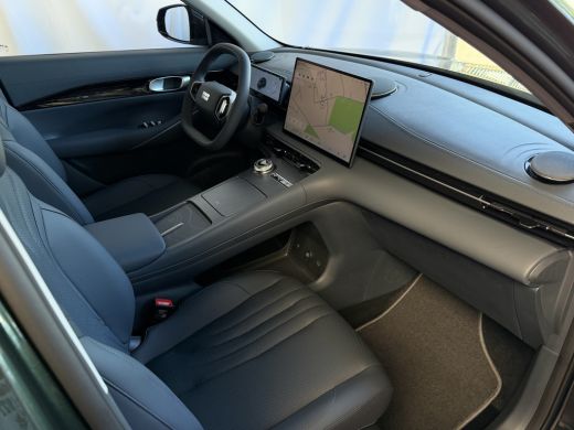 Geely E5 Pro+ 68KW | Geventileerde & Verwarmde Stoelen | Moss Green | Warmtepomp | 360&deg; Camera | 475 km WLTP ActivLease financial lease