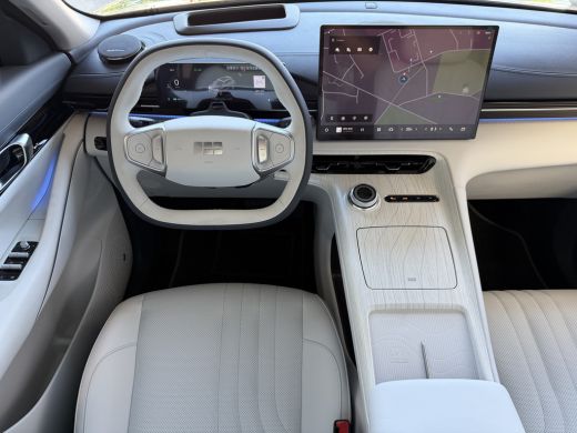 Geely E5 Max+ 68 kWh | 475 km WLTP | 8 Jaar Garantie | Pano | Elektr. Achterklep | 360&deg; Camera | Warmtepom... ActivLease financial lease