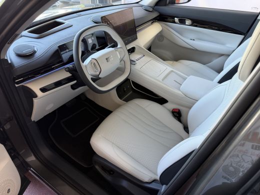 Geely E5 Max+ 68 kWh | 475KM Bereik Topuitvoering | Panoramadak | Elektr. Achterklep | 360&deg; Camera | 8 Jaa... ActivLease financial lease