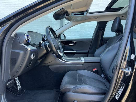 Mercedes-Benz C-Klasse Estate 300 e AMG Line | Pano | Trekhaak | Sfeerverlichting | Camera | LED ActivLease financial lease
