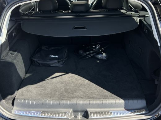 Mercedes-Benz C-Klasse Estate 300 e AMG Line | Pano | Trekhaak | Sfeerverlichting | Camera | LED ActivLease financial lease