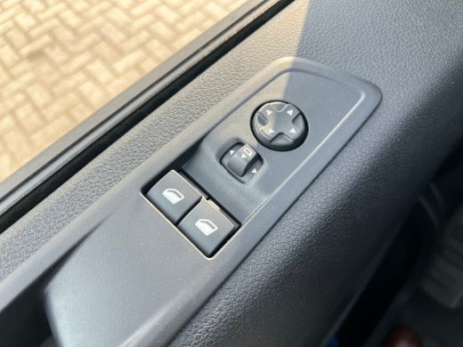 Opel Vivaro-e L2 75 kWh | Android Auto | Apple CarPlay | Dodehoek detectie ActivLease financial lease