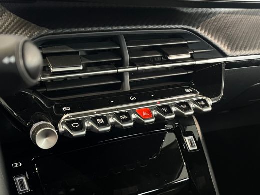 Peugeot 2008 1.2 Hybrid 145 Allure VOORRAAD ACTIE | 8 JAAR GARANTIE | Airco (automatisch) | Apple Carplay/Andr... ActivLease financial lease