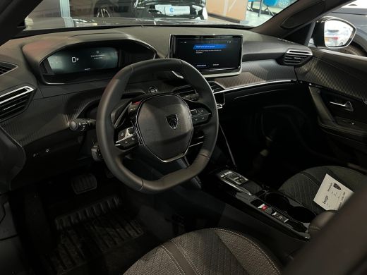 Peugeot 2008 1.2 Hybrid 145 Allure VOORRAAD ACTIE | 8 JAAR GARANTIE | Airco (automatisch) | Apple Carplay/Andr... ActivLease financial lease