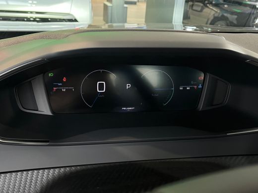 Peugeot 2008 1.2 Hybrid 145 Allure VOORRAAD ACTIE | 8 JAAR GARANTIE | Airco (automatisch) | Apple Carplay/Andr... ActivLease financial lease