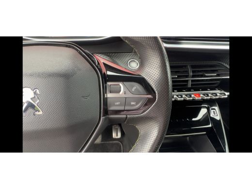 Peugeot 208 1.2 PureTech GT | Cruise Control | Climate Control | Achteruitrij Camera | Parkeersensoren Voor e... ActivLease financial lease