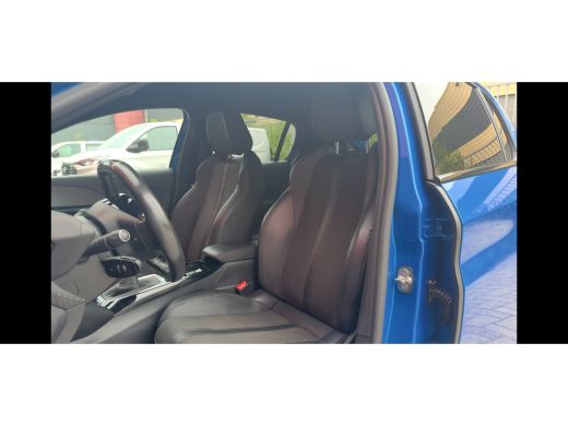 Peugeot 208 1.2 PureTech GT | Cruise Control | Climate Control | Achteruitrij Camera | Parkeersensoren Voor e... ActivLease financial lease
