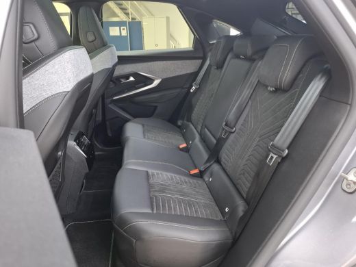 Peugeot 3008 1.6 plug-in Hybrid 195 GT | Automaat | Panorama/schuifdak | Luxe stoelen | Massage | Alcantara | ... ActivLease financial lease