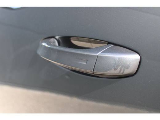Peugeot 3008 1.6 plug-in Hybrid 195 GT Automaat | Panorama/schuifdak | Luxe stoelen | Massage | Focal | Alcant... ActivLease financial lease