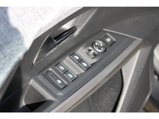 Peugeot 3008 1.6 plug-in Hybrid 195 GT Automaat | Panorama/schuifdak | Luxe stoelen | Massage | Focal | Alcant... ActivLease financial lease