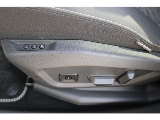 Peugeot 3008 1.6 plug-in Hybrid 195 GT Automaat | Panorama/schuifdak | Luxe stoelen | Massage | Focal | Alcant... ActivLease financial lease