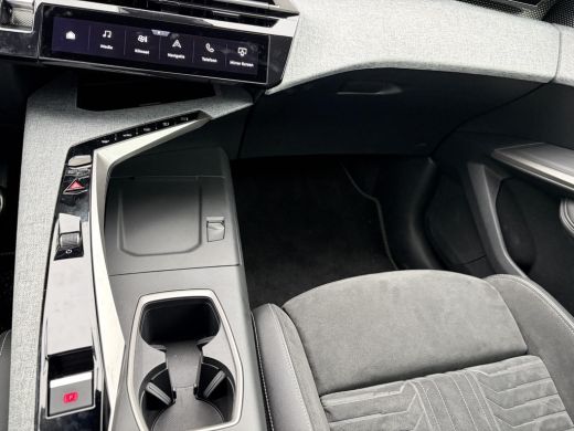 Peugeot 5008 1.2 Hybrid 145 GT 7p 3000 KM !! | ADAPTIVE CRUISE | 360&deg; CAMERA | STOEL- & STUURVERWARMING | MEMO... ActivLease financial lease