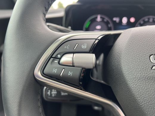 Skoda Superb Combi 1.5 TSI PHEV L & K | Trekhaak | 5 jaar | 204Pk | Pano Dak | Leder | Massage | Canton Sound | ActivLease financial lease