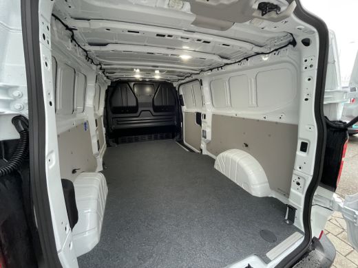 Volkswagen e-Transporter 34 L2H1 Life 218PK ActivLease financial lease