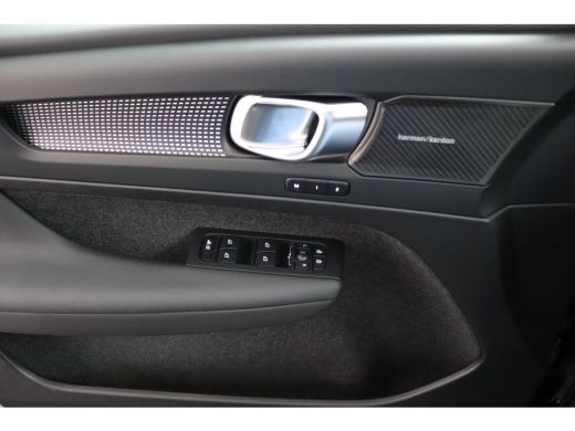 Volvo  EX40 Single Motor Extended Range Ultra Black Edition 82 kWh | Snel leverbaar | Panoramadak | Elektrisc... ActivLease financial lease