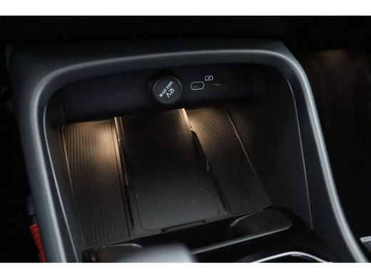 Volvo  EX40 Single Motor Extended Range Ultra Black Edition 82 kWh | Snel leverbaar | Panoramadak | Elektrisc... ActivLease financial lease