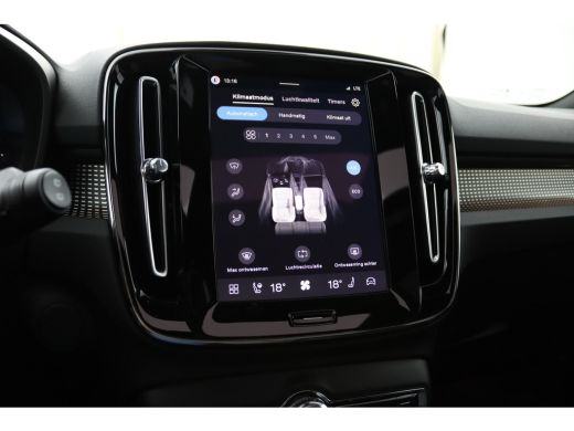 Volvo  EX40 Single Motor Extended Range Ultra Black Edition 82 kWh | Snel leverbaar | Panoramadak | Elektrisc... ActivLease financial lease