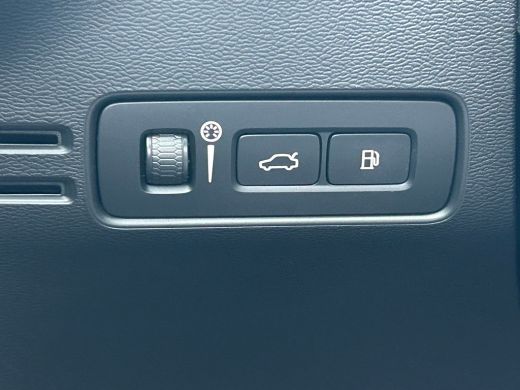 Volvo  XC40 1.5 T5 Recharge R-Design | Panoramadak | Trekhaak | Camera | Pilot Assist | ActivLease financial lease