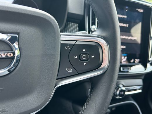 Volvo  XC40 1.5 T5 Recharge R-Design | Panoramadak | Trekhaak | Camera | Pilot Assist | ActivLease financial lease