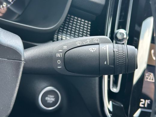 Volvo  XC40 1.5 T5 Recharge R-Design | Panoramadak | Trekhaak | Camera | Pilot Assist | ActivLease financial lease